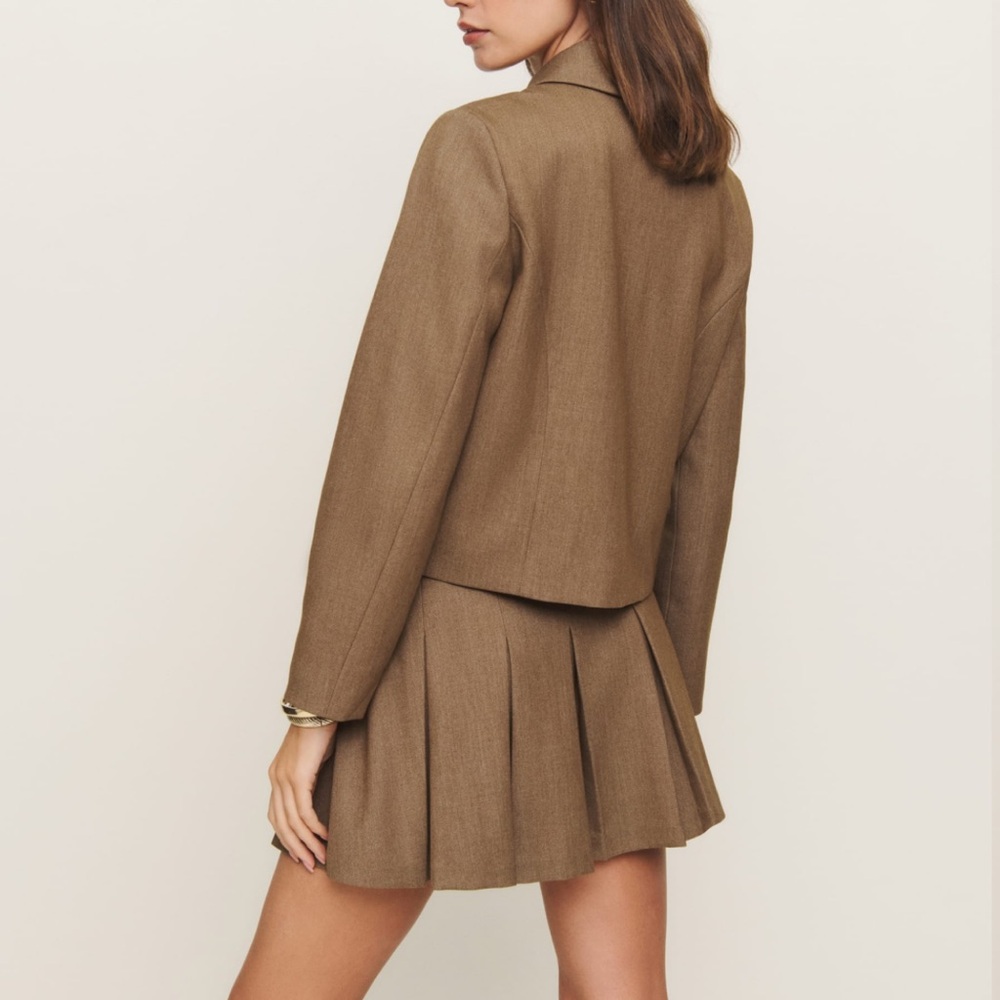 Reformation Brynlee Two Piece Camel - Picture 2 of 11